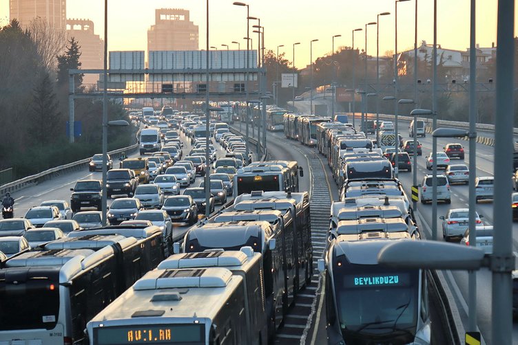 İstanbul’da toplu ulaşıma zam