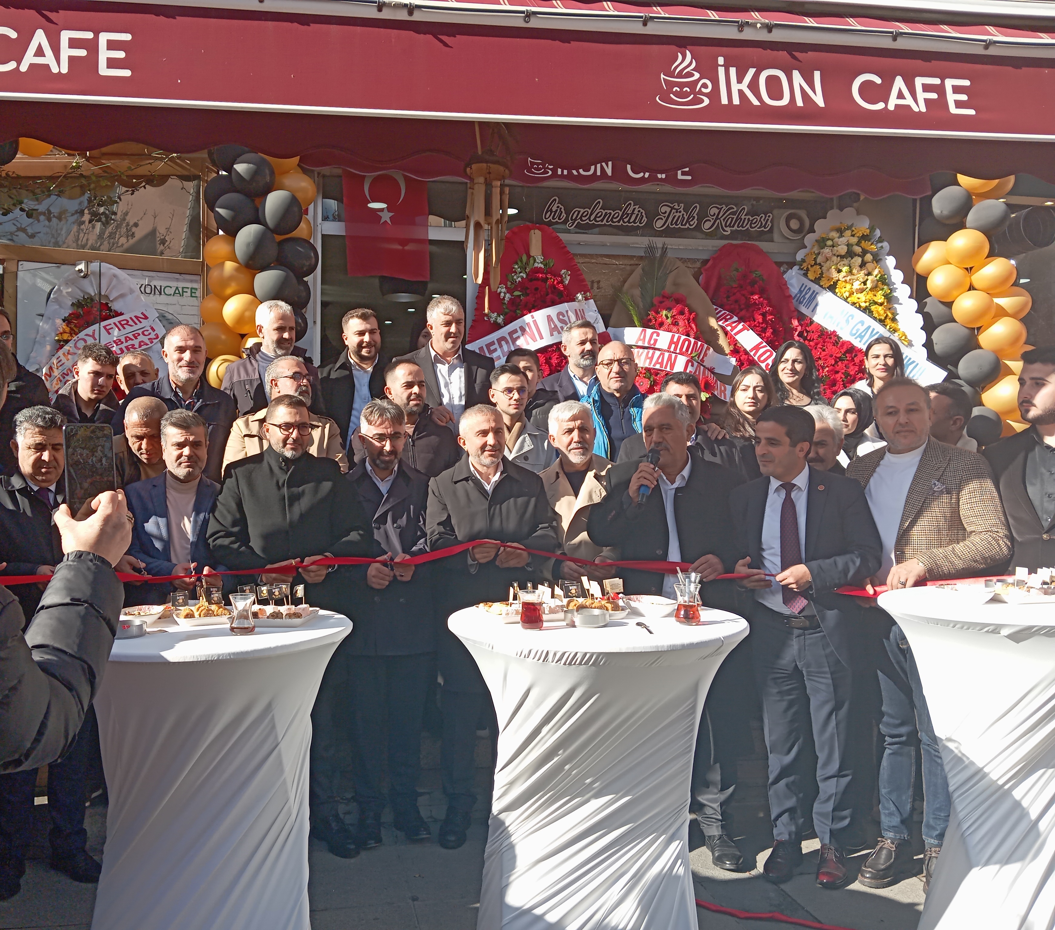 İKON Kafe yoğun katılımla hizmete açıldı