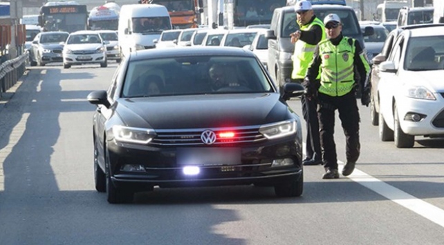 İstanbul’da çakarlı araç terörü hortladı!