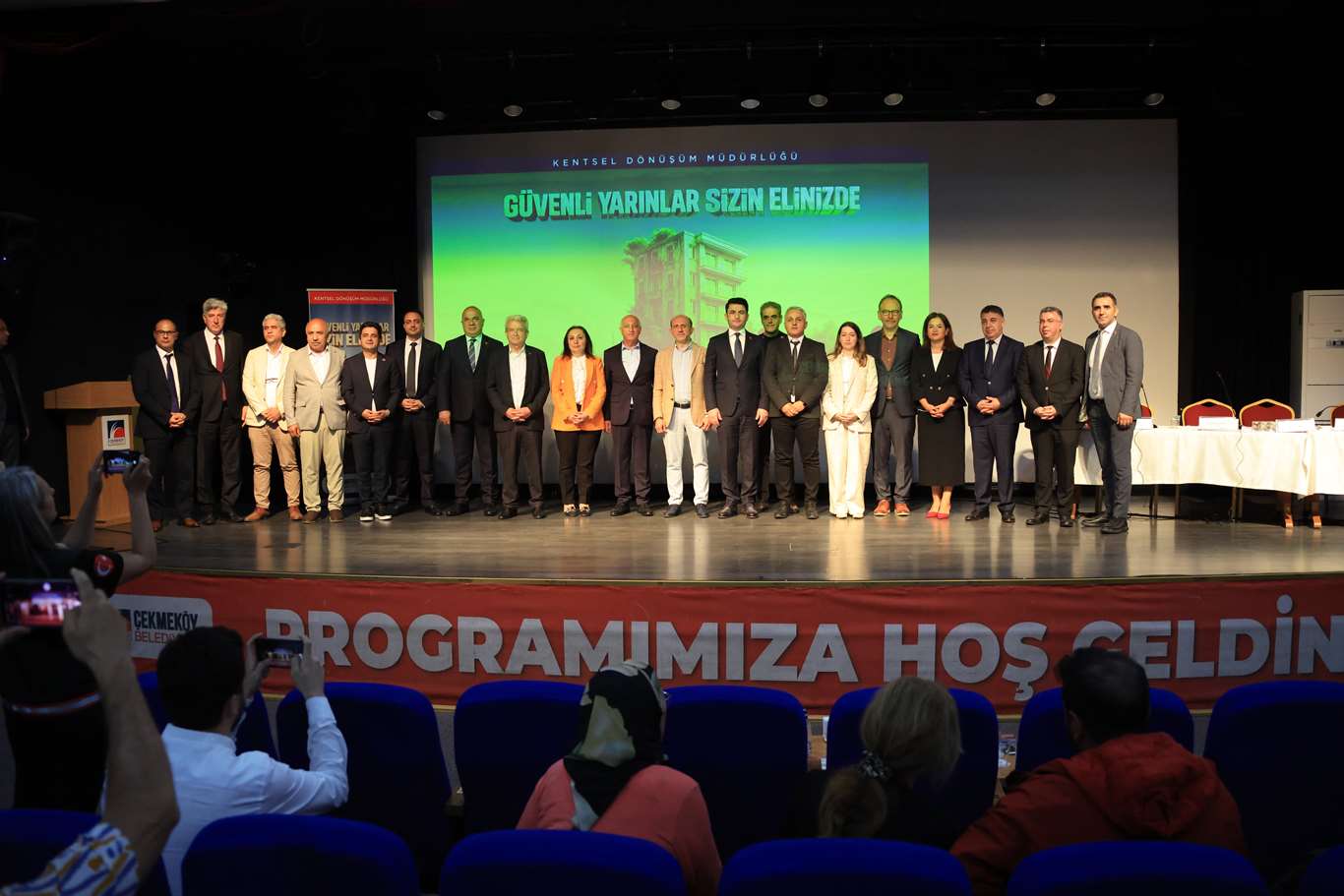 ÇEKMEKÖY BELEDİYESİN'DEN SEMİNER: GÜVENLİ YARINLAR SİZİN ELİNİZDE