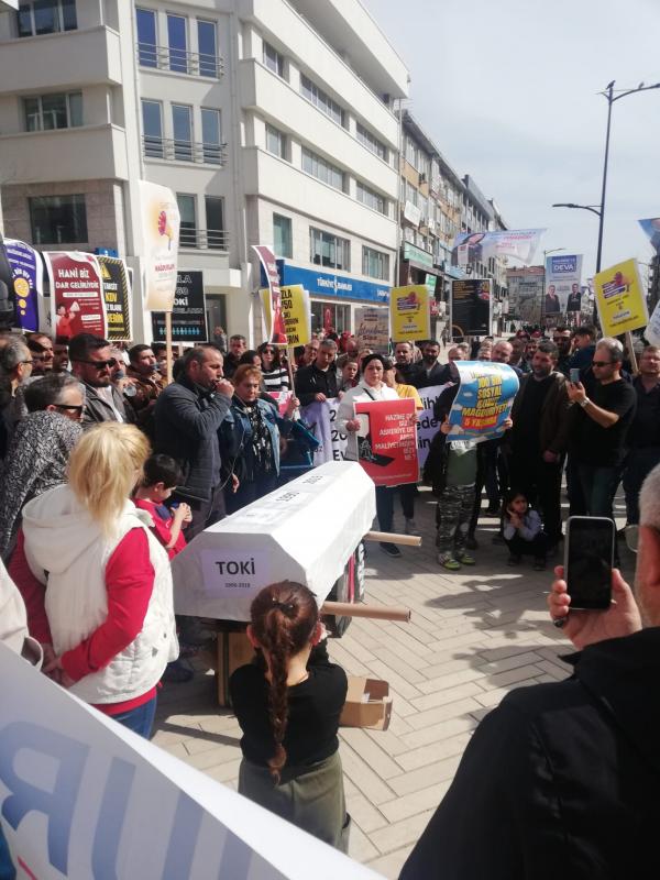 TOKİ Mağdurları Maltepe Meydanı'nda Açıklama Yaptı
