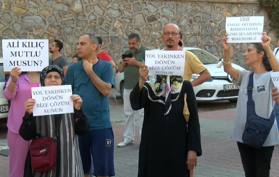 Depreme dayanıksız’ sitenin sakinlerinden protesto