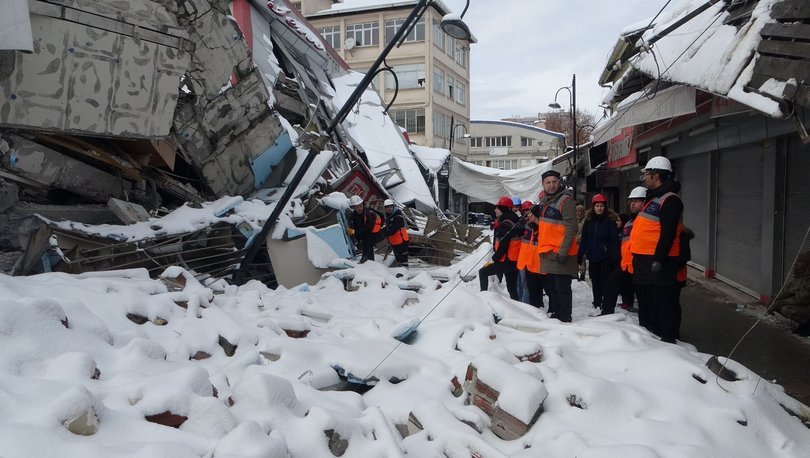 Malatya’daki 4 katlı otel 10’dan fazla kişiye mezar oldu