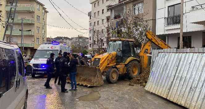 Sultanbeyli'de kazı çalışmasında göçük