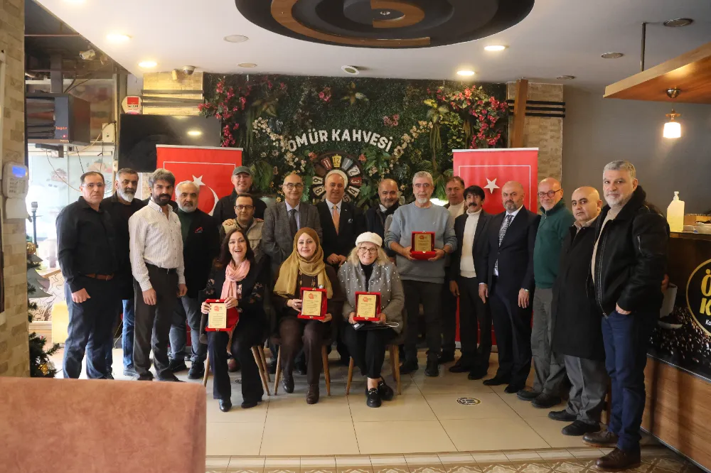 Yüzüncüyıl Gazeteciler Derneği'nden anlamlı kutlama