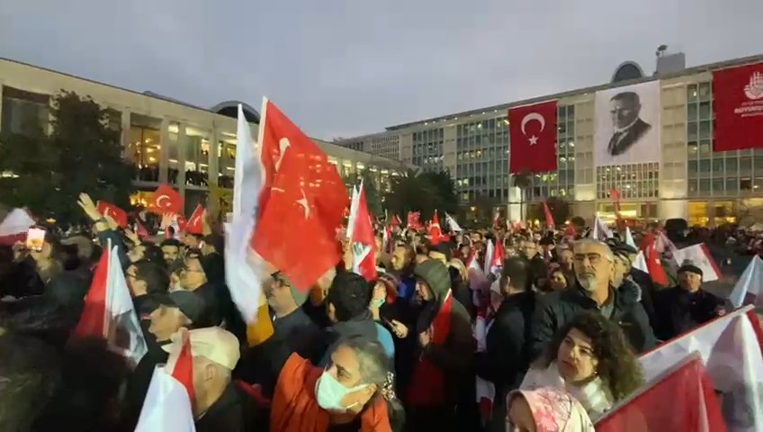 İmamoğlu kararı Saraçhane’de protesto edildi