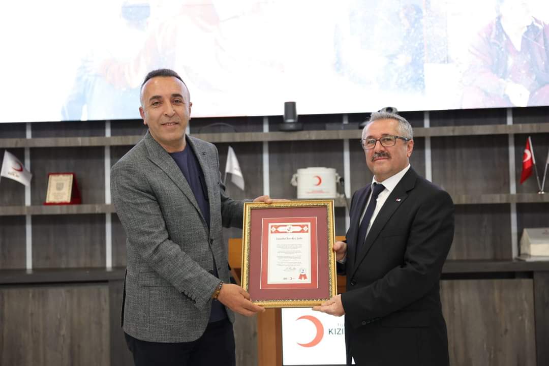 Türk Kızılay İstanbul merkez şube, performansı ile onurlandırıldı