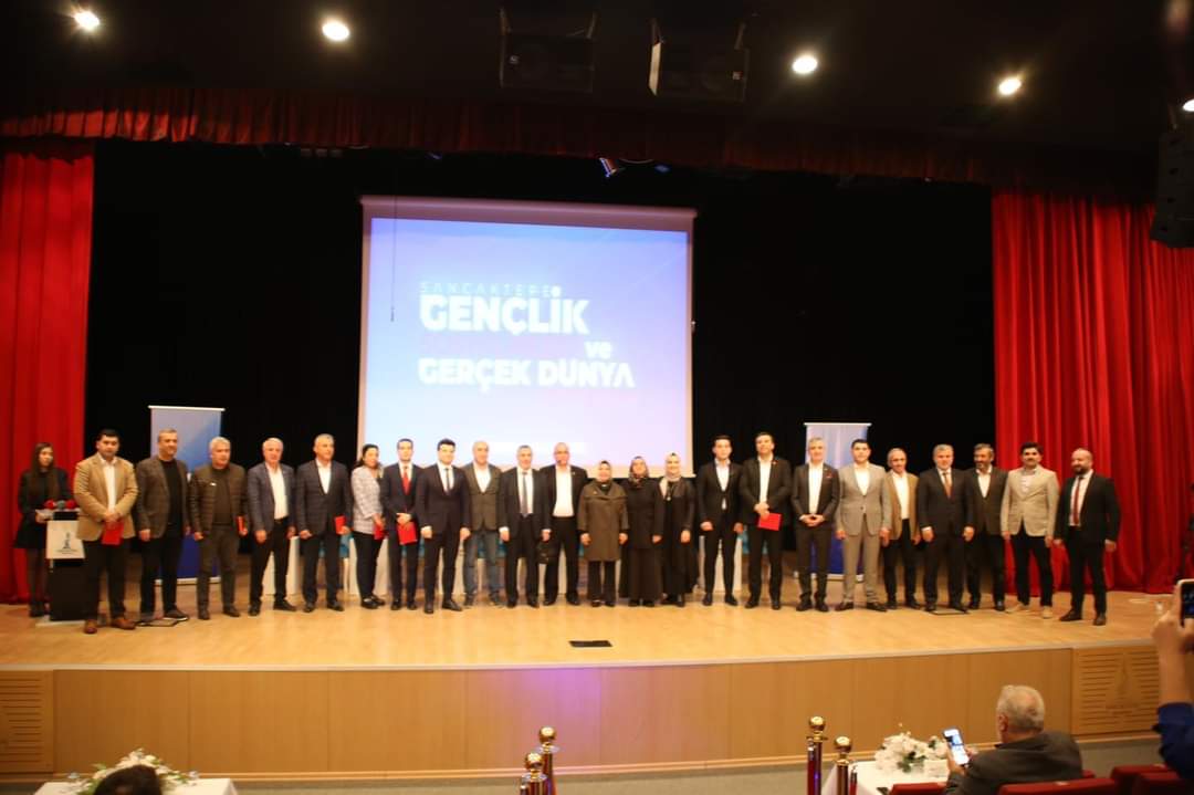    Sancaktepede Gençlik Sosyal Medya ve Gerçek Dünya Sempozyumu düzenlendi   