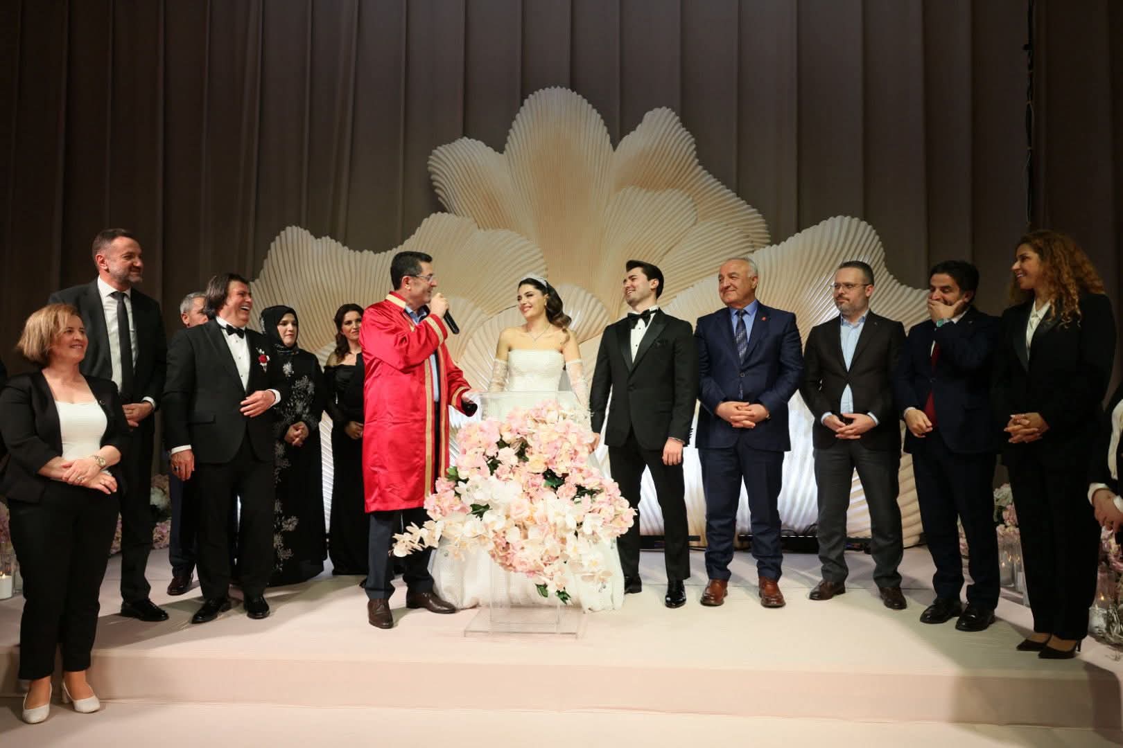 Yüce ve Tan Ailesinin Mutlu Günü