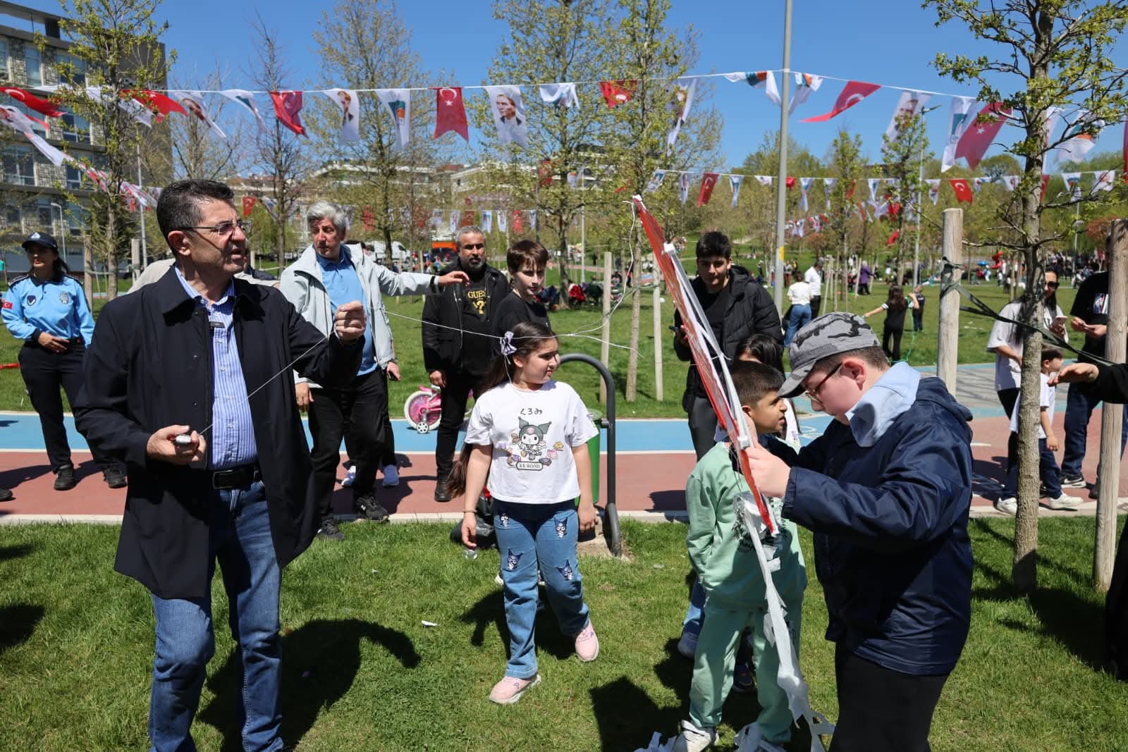 Çekmeköy Semaları Rengarenk: Kent Park’ta Uçurtma Şenliği Coşkusu