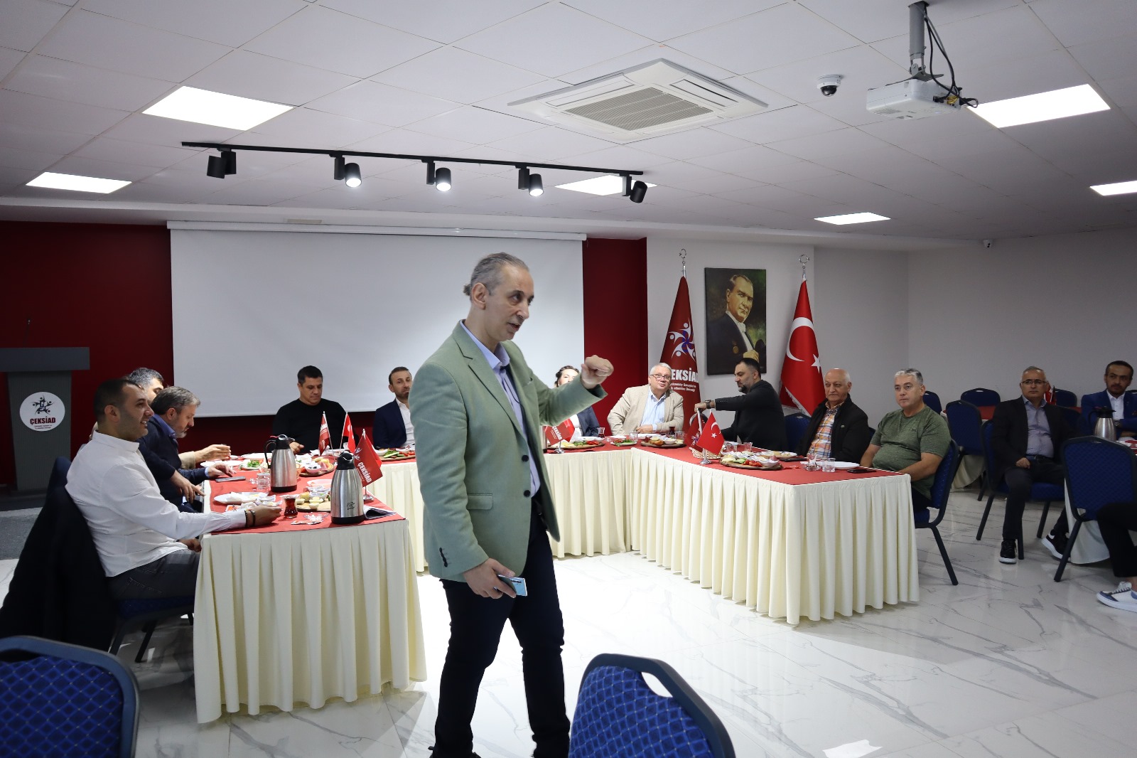 ÇEKSİAD 'Kriz döneminde Yönetsel Etkinlikler' konulu seminer