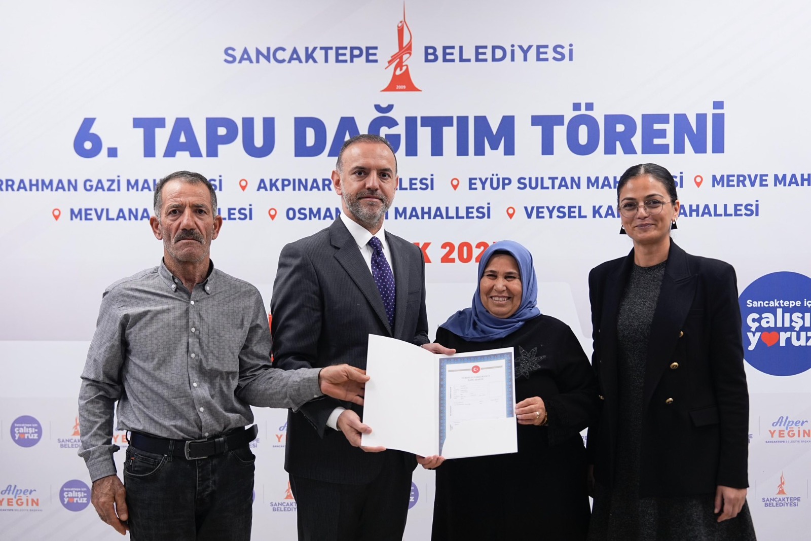 Sancaktepe’de Tapu Sevinci:  Hak Sahipleri Tapularına Kavuştu