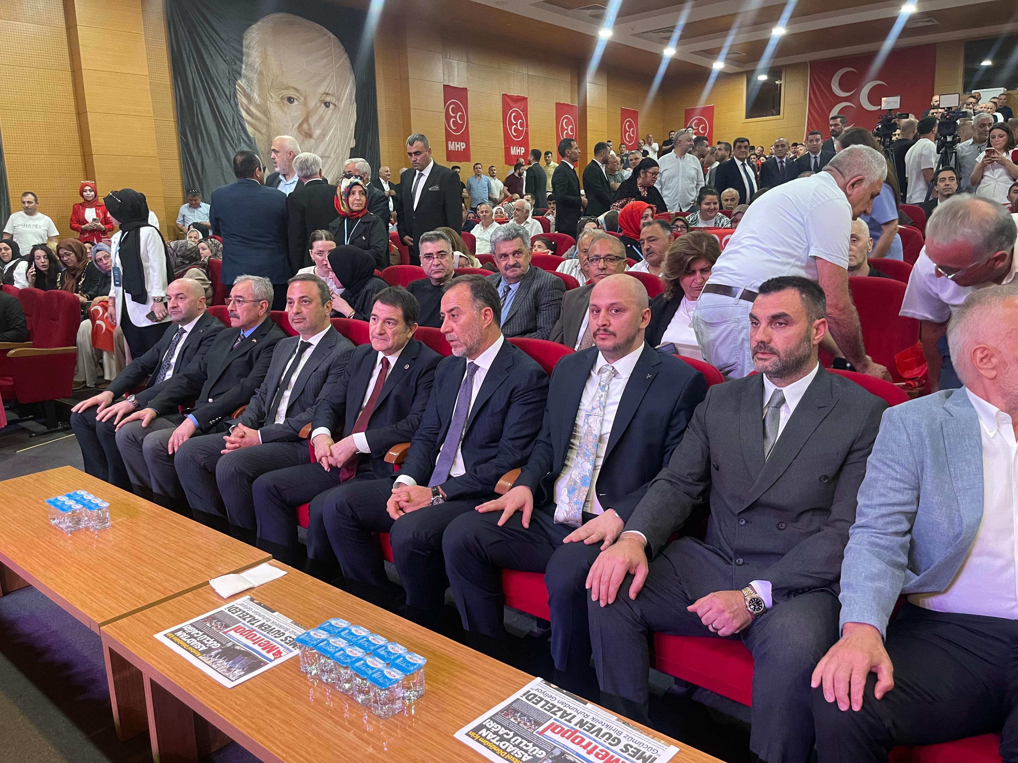 MHP Çekmeköy'de Kongre Coşkusu: Tahsin İnce ile Devam