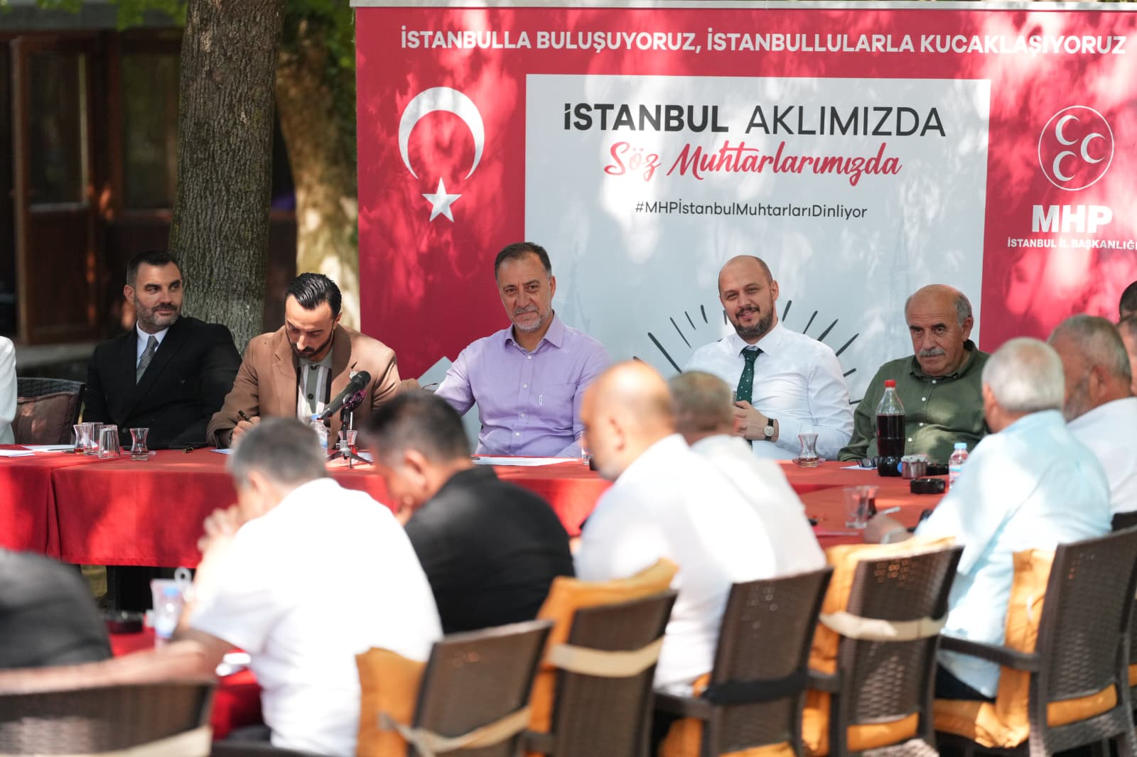 MHP Çekmeköy, mahalle muhtarıyla bir araya geldi