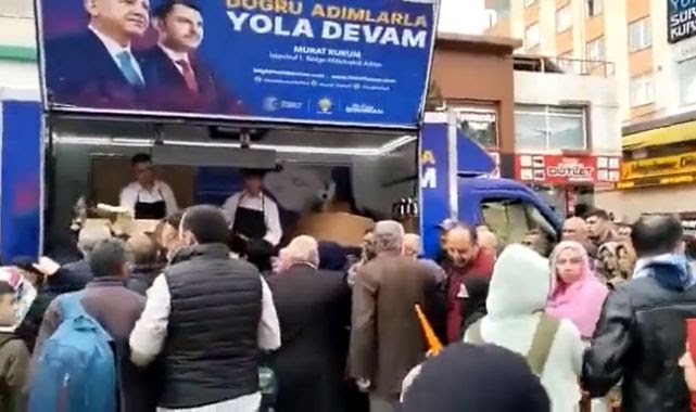 Sultanbeyli'de ücretsiz ekmek izdihamı