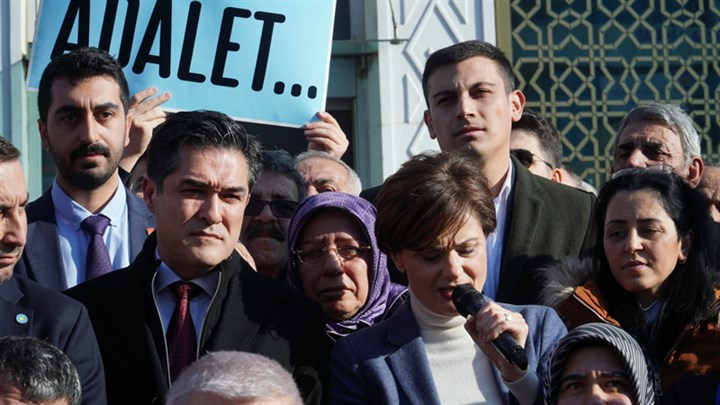 CHP ve İYİ Parti'den meclis üyesinin iğrenç paylaşımına protesto