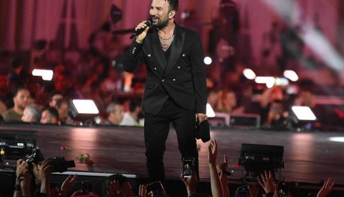 İzmirliler Tarkan konseriyle coştu! Gündoğdu Meydanı tıklım tıklım doldu