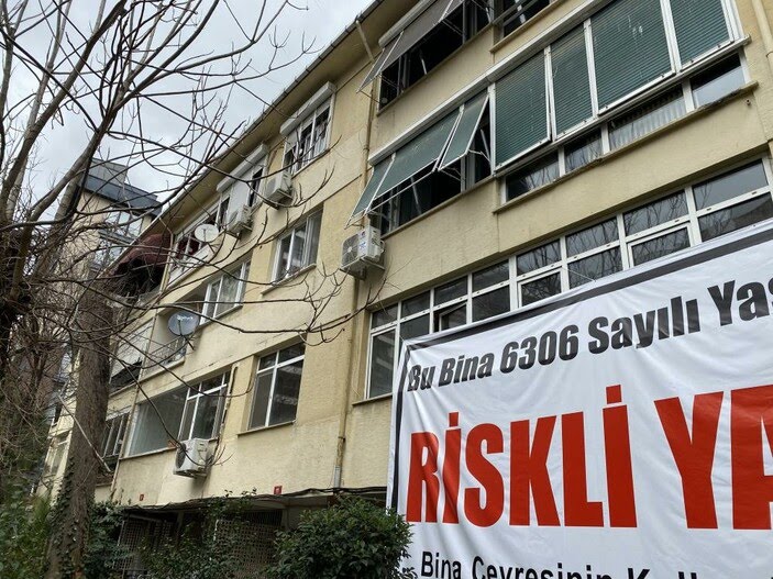 Kadıköy'de müteahhitten akılalmaz oyun! Binaya 