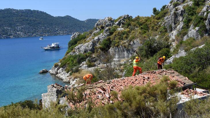 Kekova'da zeytinliklerin satışa çıkarılması 'kaçak yapı' endişesine yol açtı