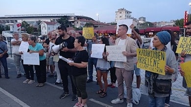 Kadıköyde sahil işgali protesto edildi!