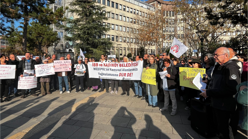 Medipol'e otopark kıyağına itiraz: Kadıköy Belediyesi önünde eylem!