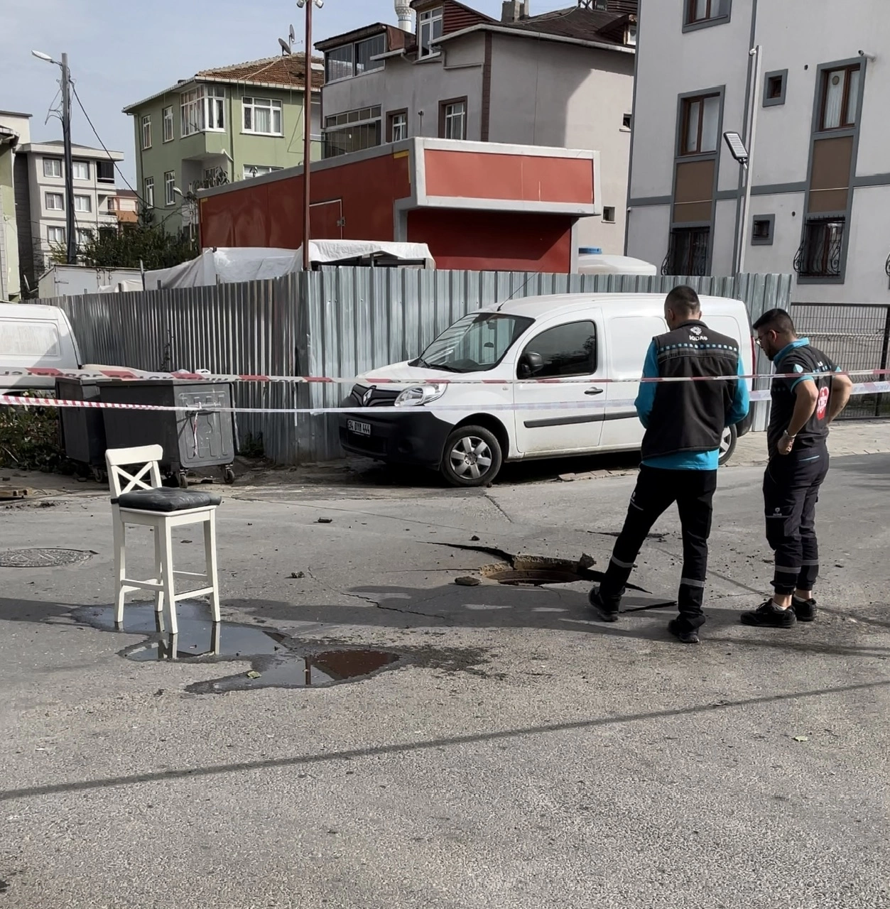 Ümraniye'de rögar kapağı patladı