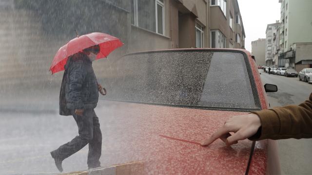 İstanbul'a çamur yağdı